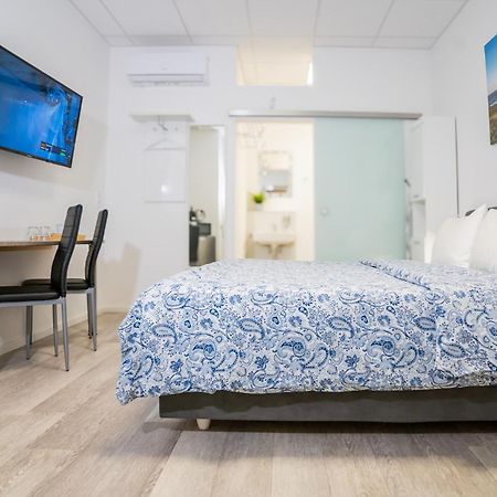 Private Room #1 With King Size, Ground Floor, Ac, Only 2Min To Rab Ramstein-Miesenbach Luaran gambar