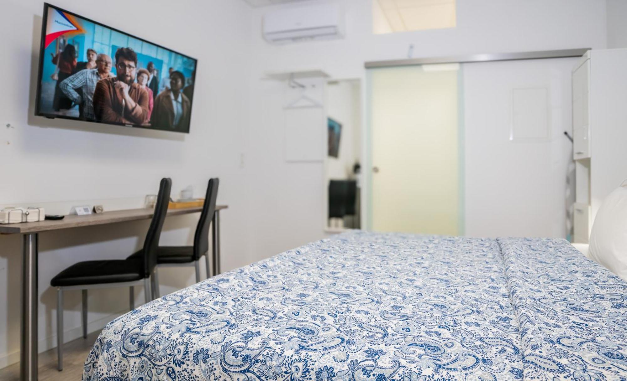 Private Room #1 With King Size, Ground Floor, Ac, Only 2Min To Rab Ramstein-Miesenbach Luaran gambar